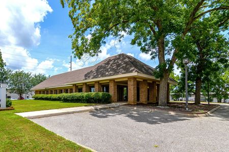 Photo of commercial space at 714 Murray Rd in Dothan