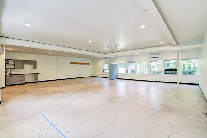 207 Canyon Blvd