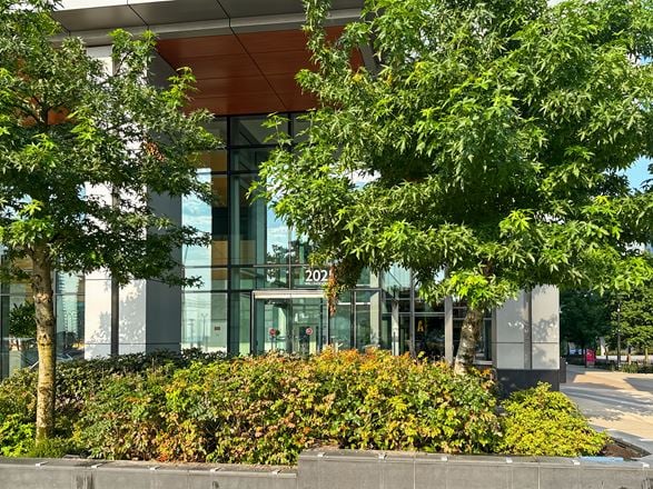 Regus - Burnaby - Solo District