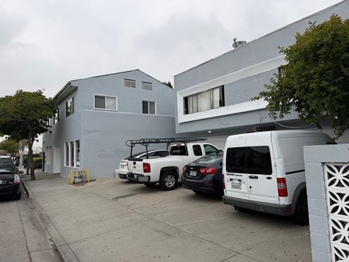 139-141 W Arbor Vitae St, Los Angeles, CA