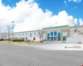 Stapleton Business Center - 4590 Geneva Street