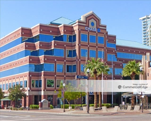 Centerpoint 100 West University Drive 100 West University Drive