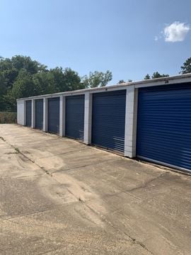 USA STORAGE LA