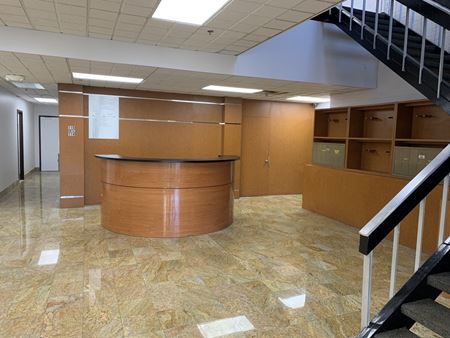 23999 Northwestern Highway - Southfield