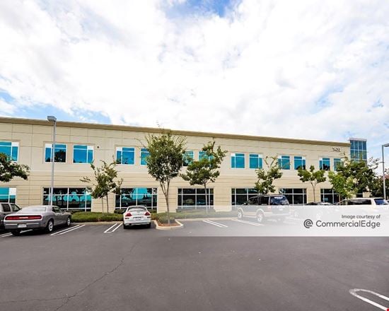 Blue Oaks Corporate Center