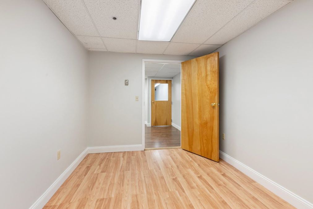 2,650sf Flex Space for Lease in Seaport Business Park, Newburyport. MA