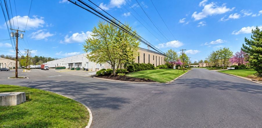 18 Commerce Rd