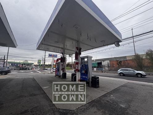 717 Richmond Rd