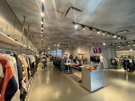 2120     Space Photo Gallery 4