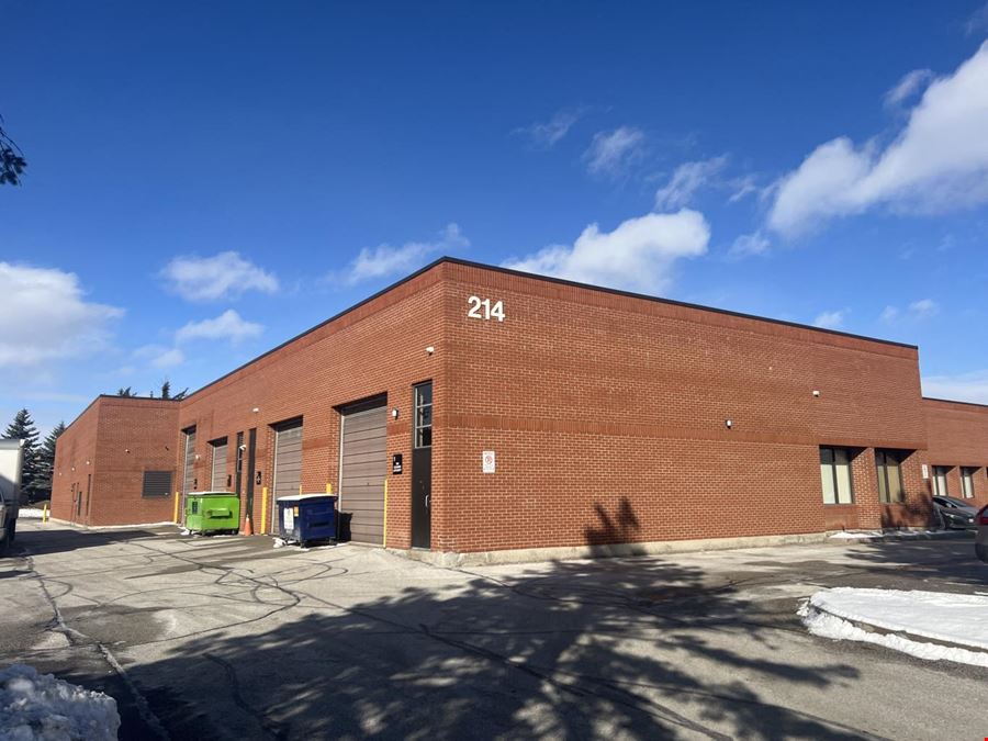 214 Jardin Drive, 1 Vaughan, ON L4K 1X8
