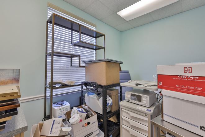 1900 E Bay Drive - Free-Standing Medical/Office