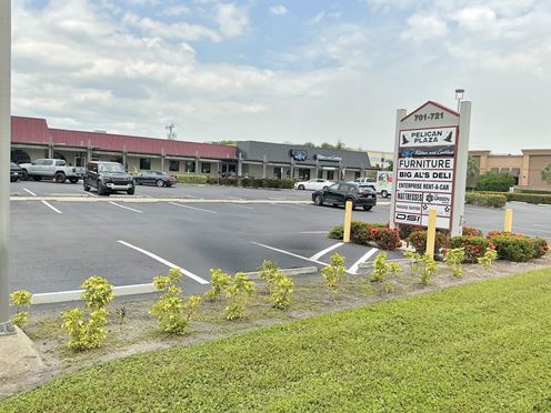 Pelican Plaza
