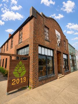 Downtown Woodruff Restaurant + Taproom