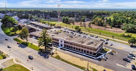 Office space for Rent at 6035 Knoxville Avenue in Peoria