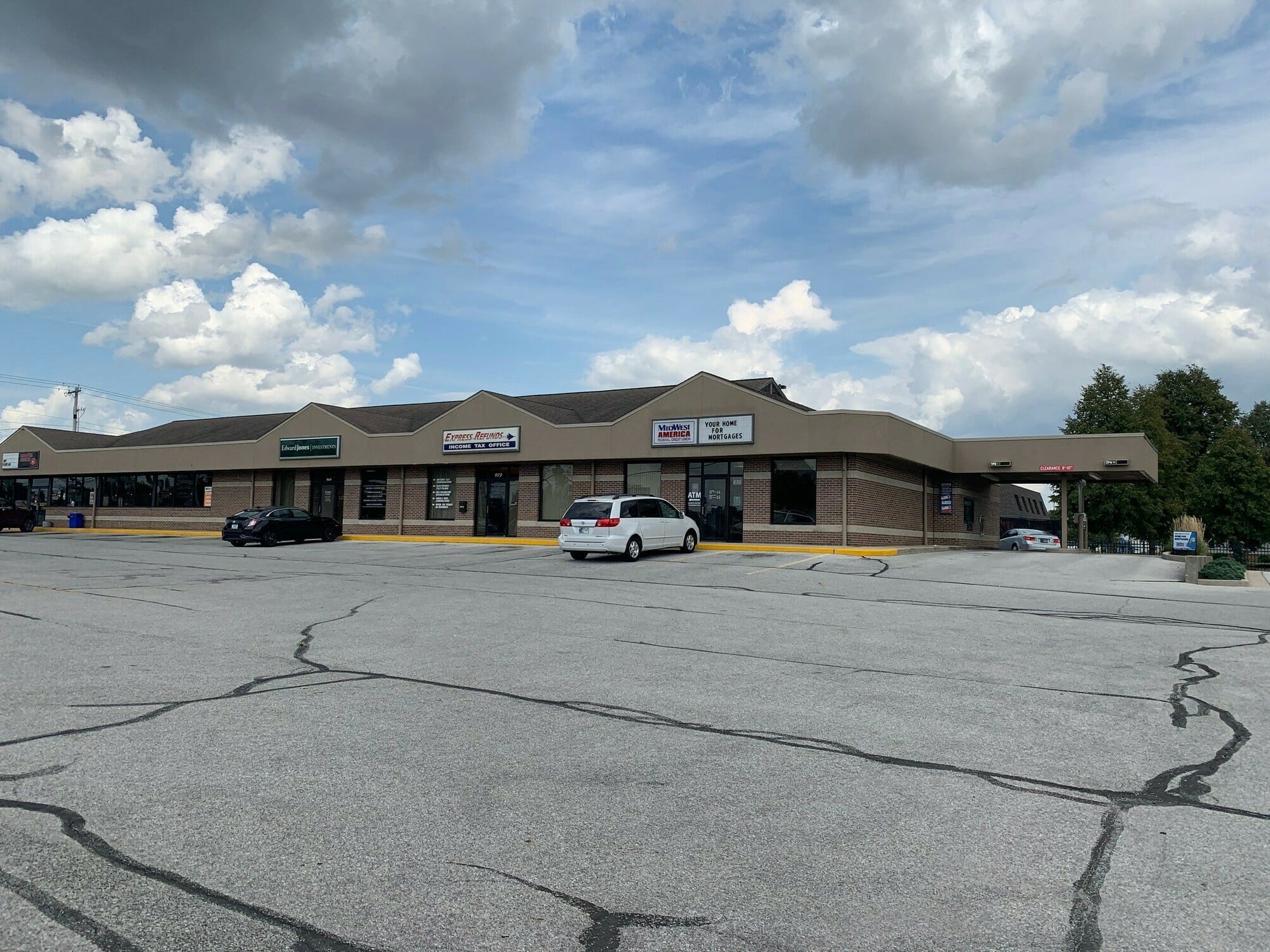 951 Werling Rd, New Haven, IN 46774