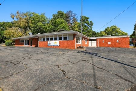 Retail space for Sale at 651 E Woodlawn Rd in Charlotte