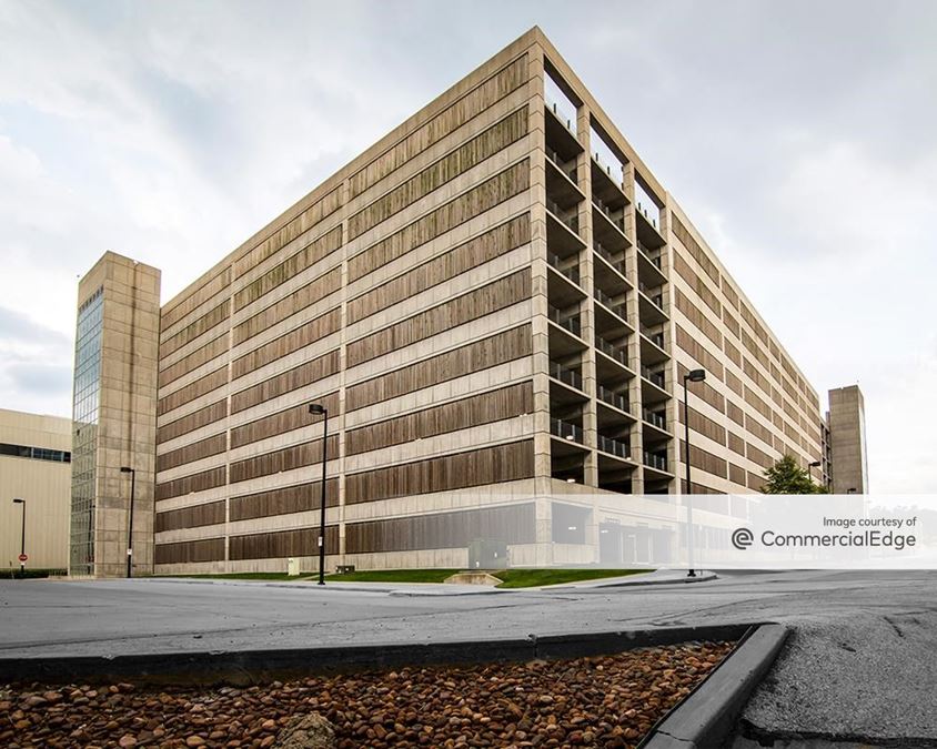 2501 McGee Trfy, North Kansas City, MO 64116