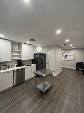 533 Northlake Blvd.