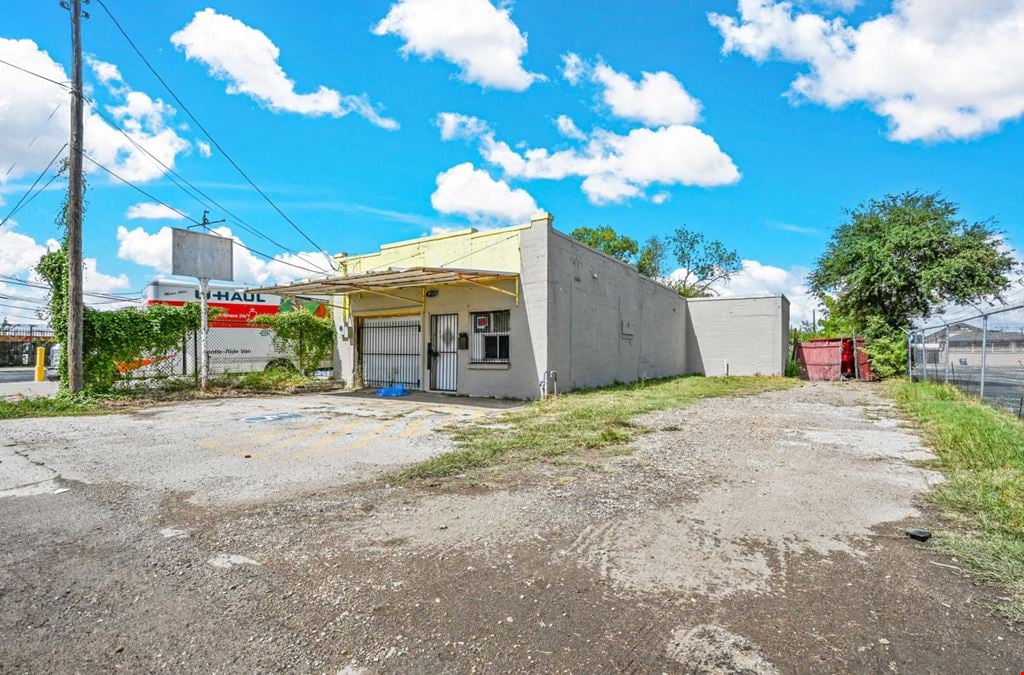 Retail Flex for Sale in Dallas