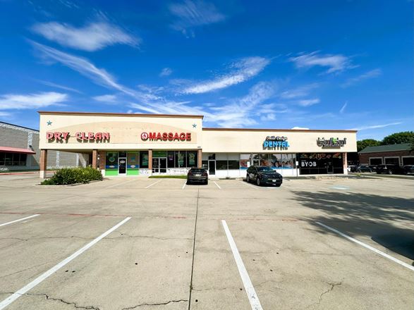AVENUE K PLAZA
