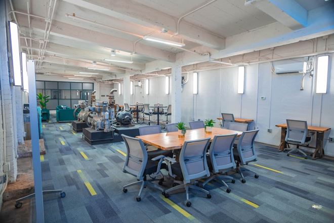 The Montgomery Executive Suites - Hub City Underground
