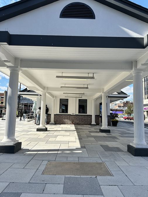 Mineola LIRR Station Retail Space