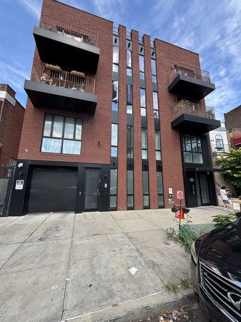 195 Sullivan Place