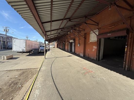 ±3,000 – ±9,000 SF Industrial Opportunity for Sale / Lease