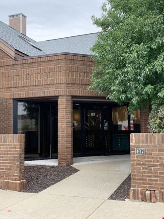 905 W Eisenhower Circle