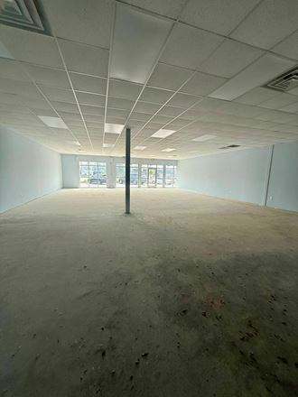 1523 Veterans Pkwy, Suite B