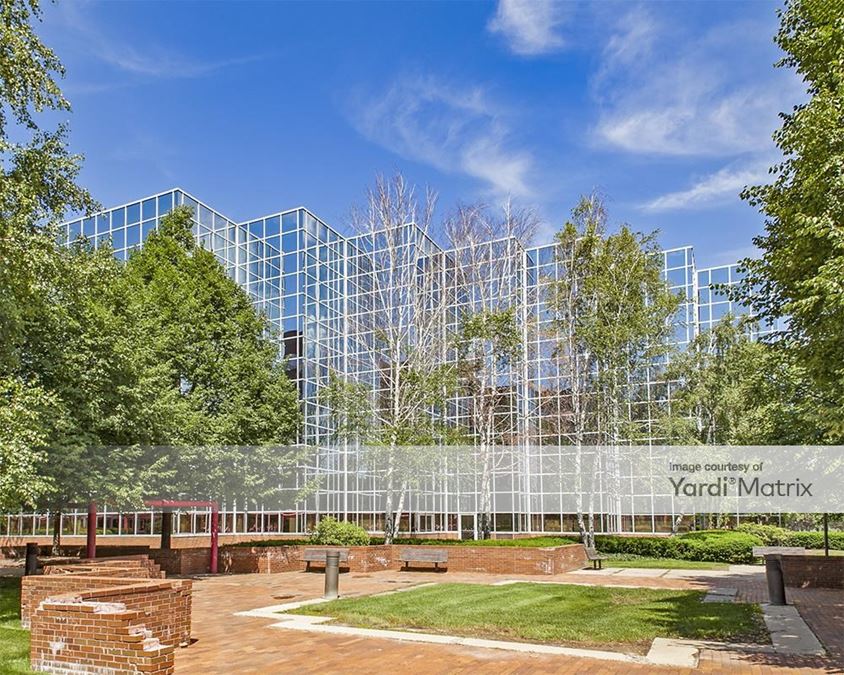 300 Galleria Officentre, Southfield office Space For Lease