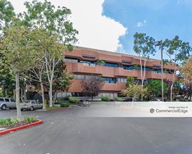 Rolling Hills Plaza - 2601 Airport Drive