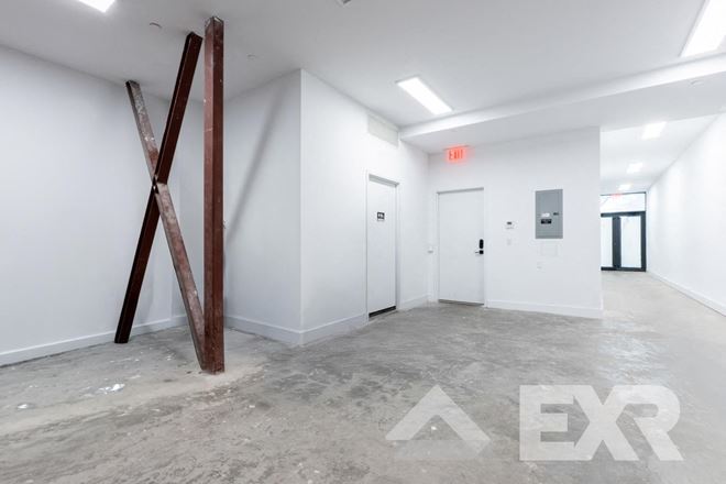 27-10 37th Ave