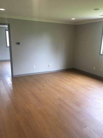 1271 Harlem Road  - 1,776+/- SF OFFICE SPACE
