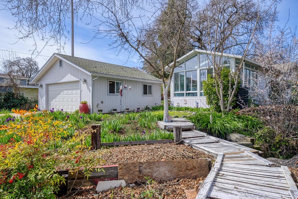 Charming Lakeport Home