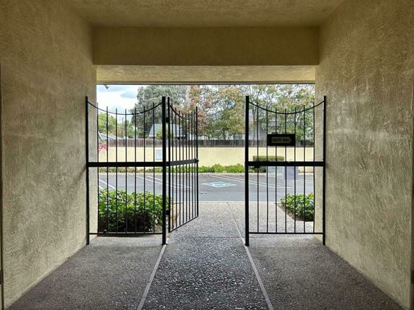 Lodi Association of Realtors Office Complex - 1 Space FOR LEASE