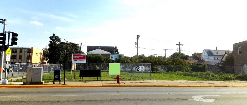 Land property in Cicero, IL