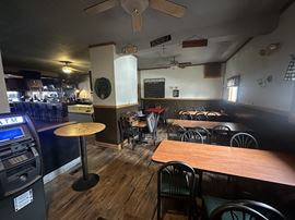 2201 Hyde Park Blvd - Restaurant For Sale