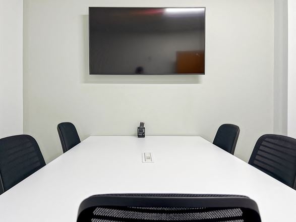 Regus - Grand Rapids - Peninsular Dr