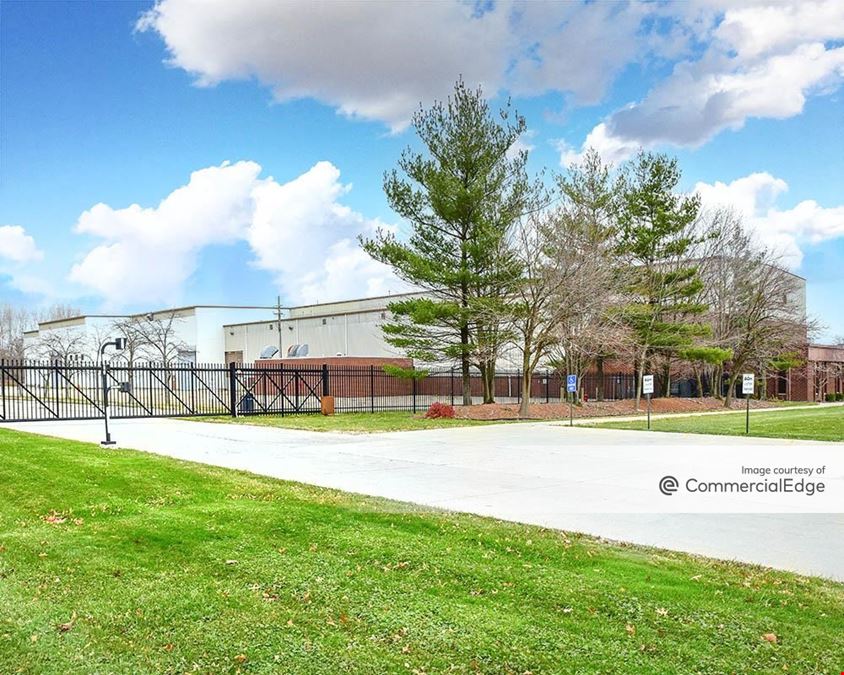 9000 Brookpark Road, Cleveland, OH Industrial Building