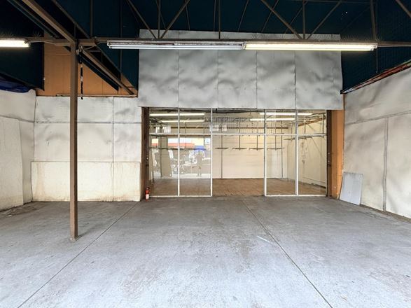 122 E Pico Blvd