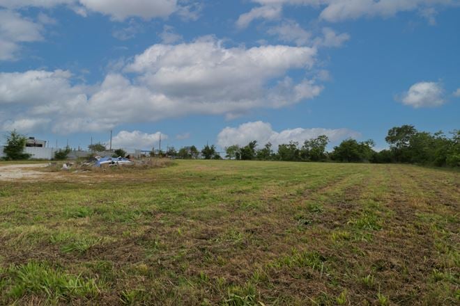 6149 Spencer Highway, Pasadena, TX 77505