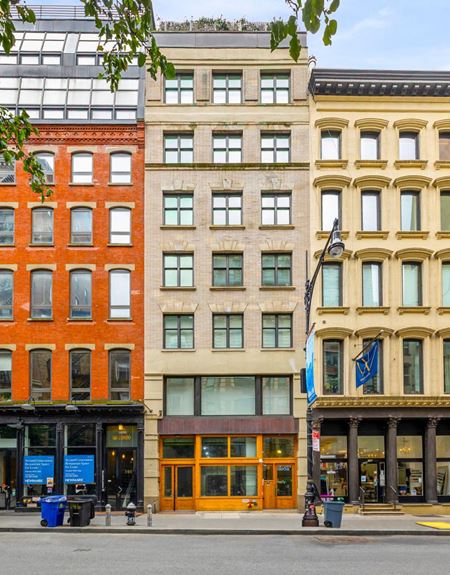 Retail space for Rent at 148 Chambers Street in Manhattan