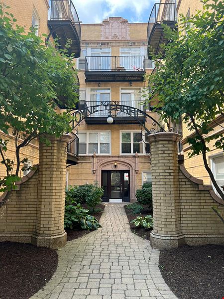 Multi-Family space for Sale at 7340 N Hoyne Ave in Chicago