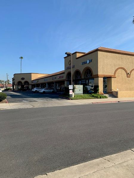 Retail space for Rent at 13662 Newport Ave in Tustin