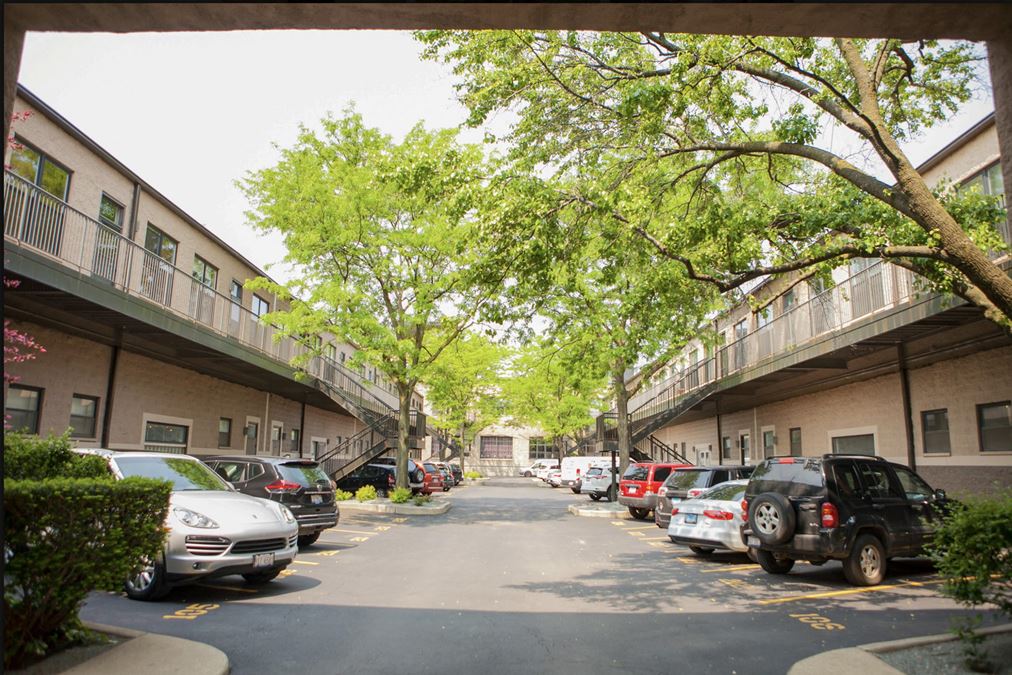 400 N Racine, unit 101