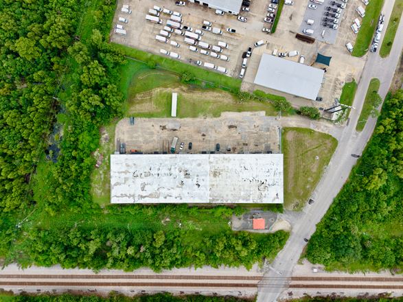 Dock High Warehouse Space