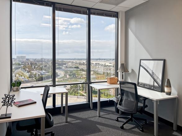 Regus - Irvine - Main St