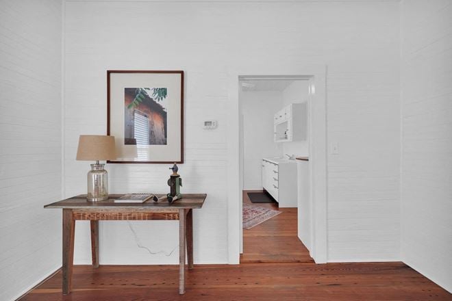 260 W KING ST
