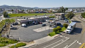 Investment Opportunity - 7-Eleven Anchored Center with Gas